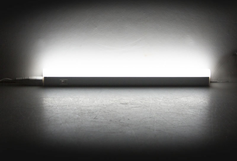 Light T5/0402 Svítidlo LED pod kuchyňskou linku 4W s vypínačem teplá bílá