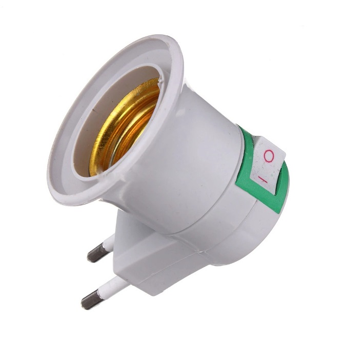 Zástrčka s objímkou a vypínačem pro žárovku E27