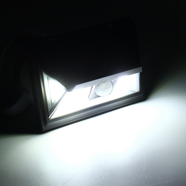 Solar COB-76 Zahradní světlo s pohybovým čidlem COB-76 LED