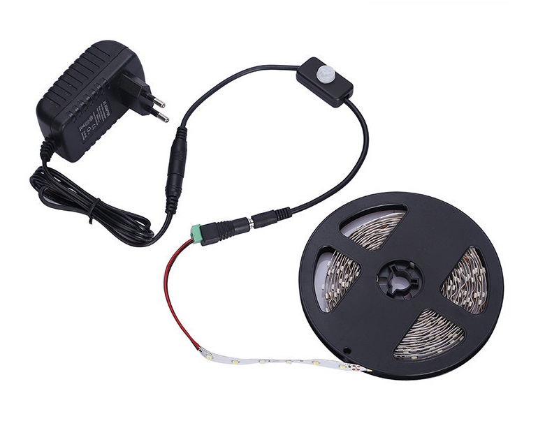 Miniaturní pohybový PIR spínač pro LED pásky. 
